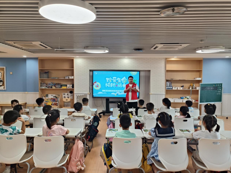 完美网页版学子“三下乡”:社区服务有温度 多元开展显担当