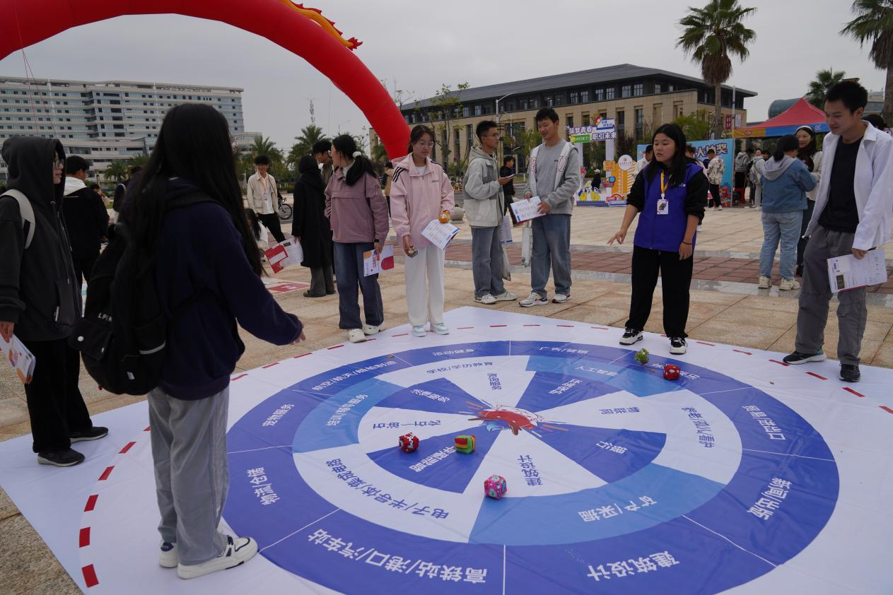 “职业生涯教育”闯关游戏?完美网页版这场生涯体验之旅反响热烈 “职业生涯教育”闯关游戏?完美网页版这场生涯体验之旅反响热烈